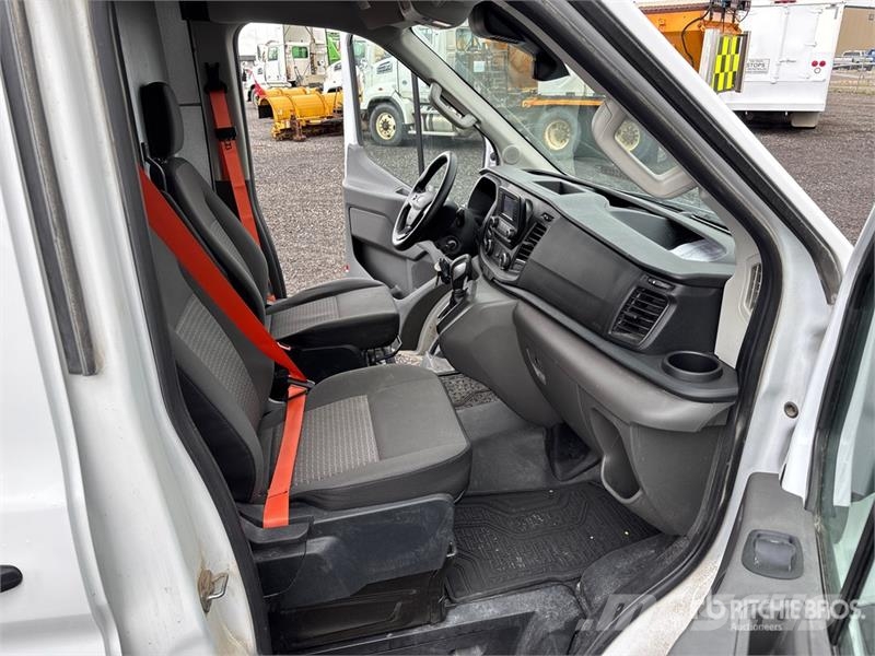 Ford Transit 250 HI Roof Cargo Van Панельні фургони