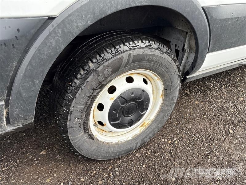 Ford Transit 250 HI Roof Cargo Van Панельні фургони