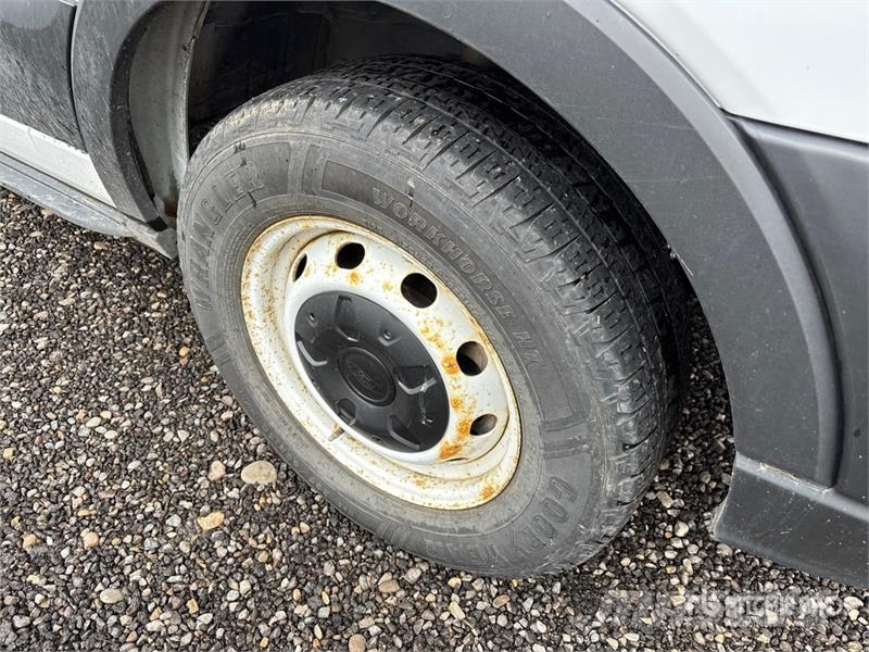 Ford Transit 250 HI Roof Cargo Van Панельні фургони
