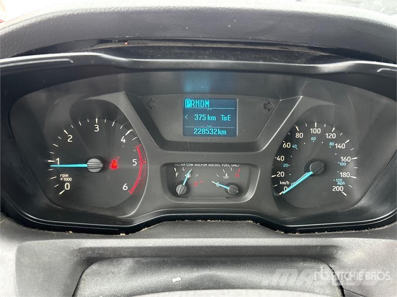 Ford Transit 350 4x2 Van Truck Sanduk kamioni