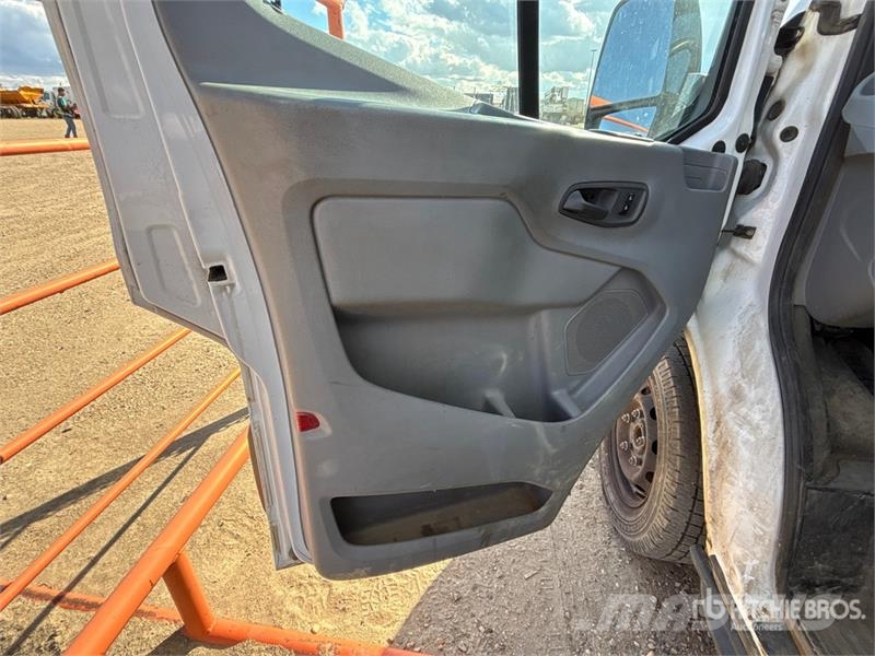 Ford Transit 350 Cargo Van Ванове за доставки