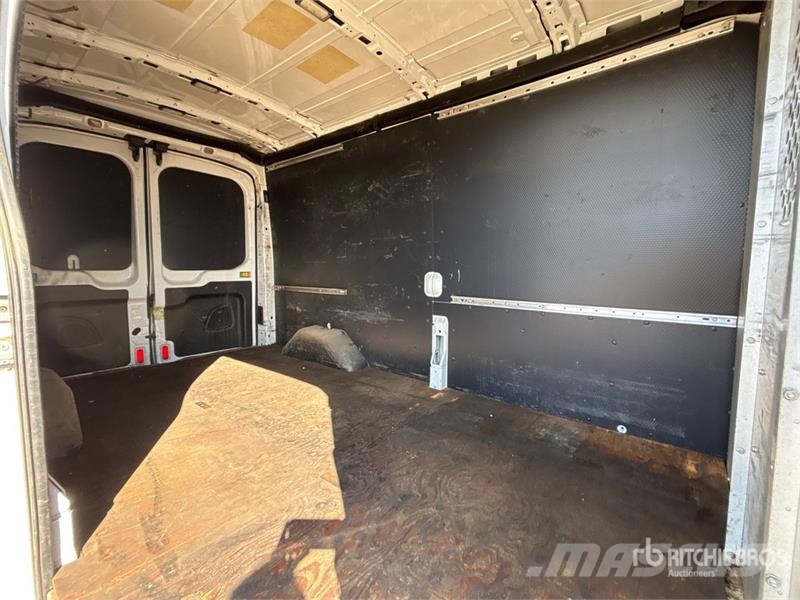 Ford Transit 350 Cargo Van Ванове за доставки