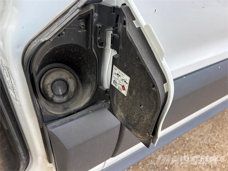 Ford Transit 350 Cargo Van Transporterek