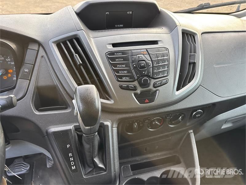 Ford Transit 350 Cargo Van Transporterek