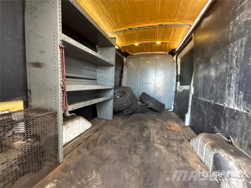 Ford Transit 350 Cargo Van Transporterek