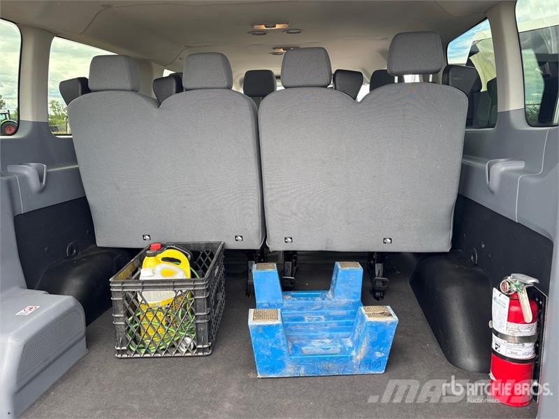 Ford Transit 350 XLT 11 Passenger Van Panel vans