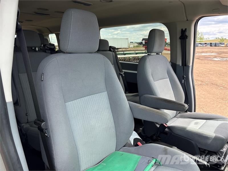 Ford Transit 350 XLT 11 Passenger Van Panel vans