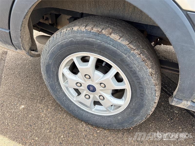 Ford Transit 350 XLT 11 Passenger Van Панельні фургони