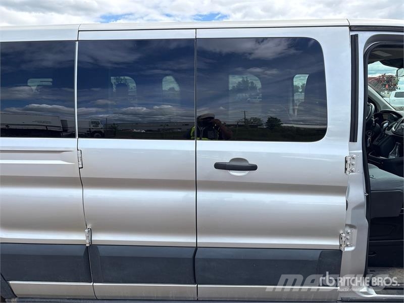 Ford Transit 350 XLT 11 Passenger Van Panel vans