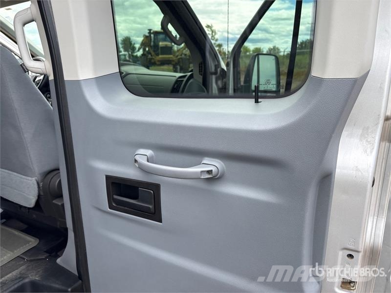 Ford Transit 350 XLT 11 Passenger Van Panel vans