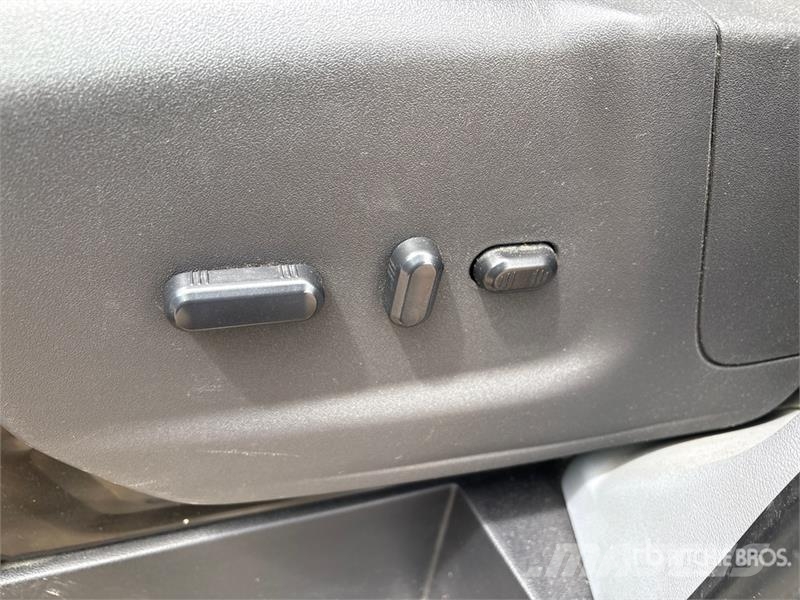 Ford Transit 350 XLT 11 Passenger Van Panel vans