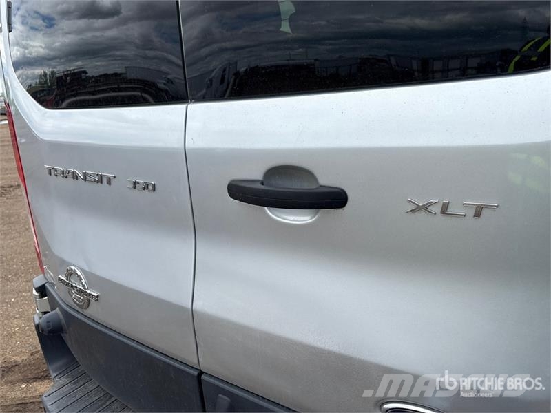 Ford Transit 350 XLT 11 Passenger Van Panel vans