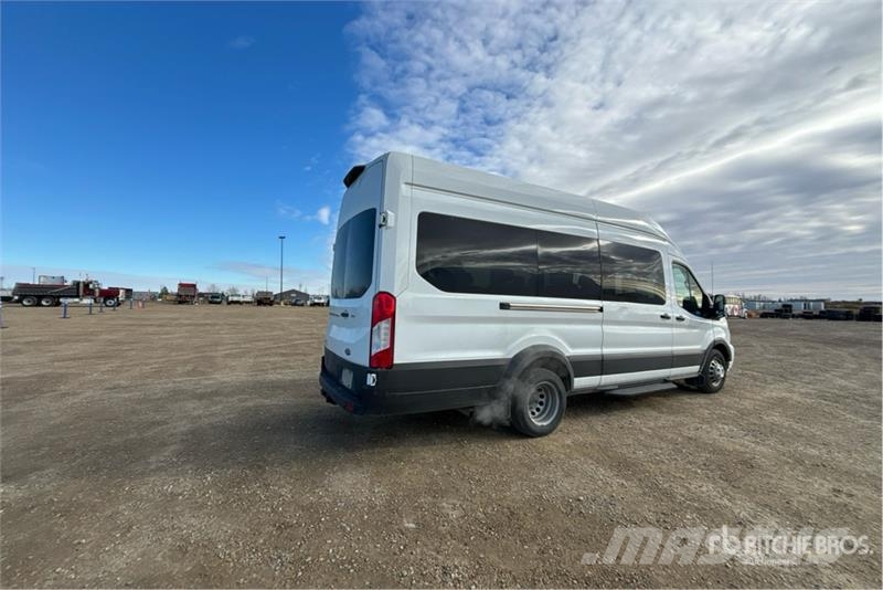 Ford Transit 350HD XLT AWD 11 Passenger Van Varebiler