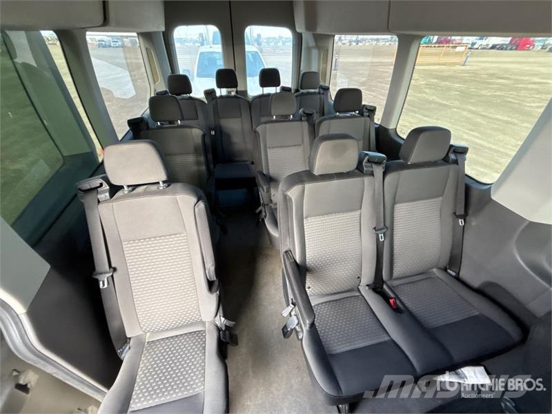 Ford Transit 350HD XLT AWD 11 Passenger Van Varebiler