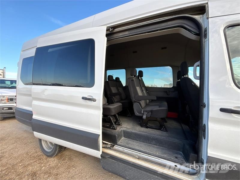 Ford Transit 350HD XLT AWD 11 Passenger Van Varebiler