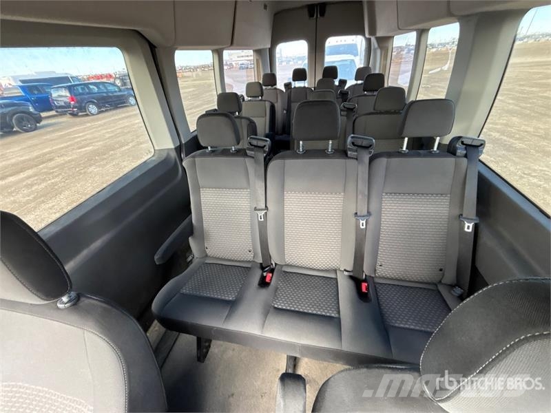 Ford Transit 350HD XLT AWD 11 Passenger Van Varebiler