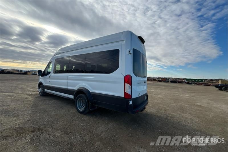 Ford Transit 350HD XLT AWD 11 Passenger Van Varebiler