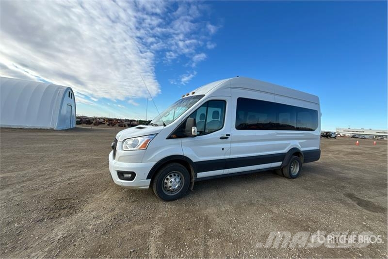 Ford Transit 350HD XLT AWD 11 Passenger Van Varebiler