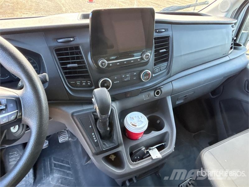 Ford Transit 350HD XLT AWD 11 Passenger Van Varebiler