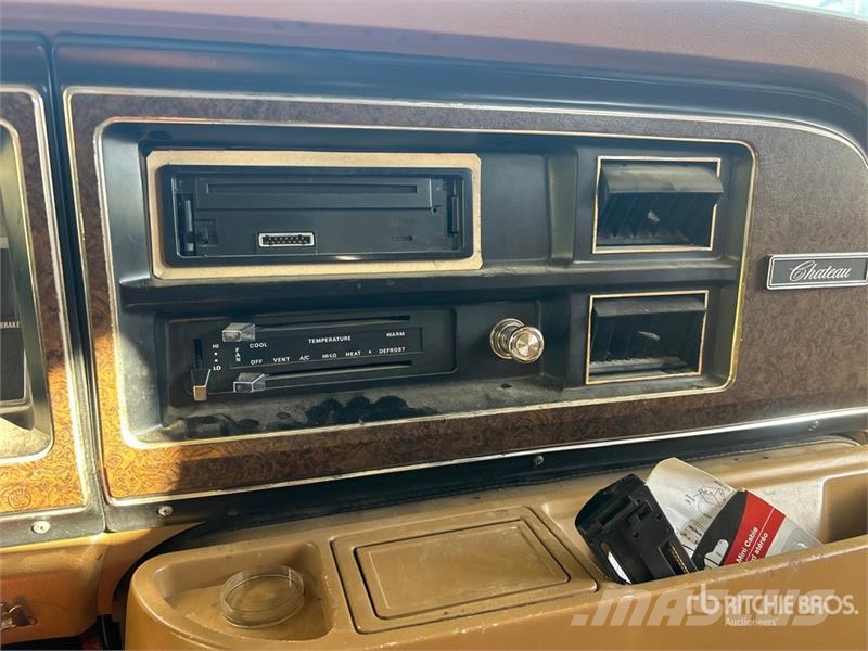 Ford Travelaire Motor Home المنازل المتنقلة والكرافانات