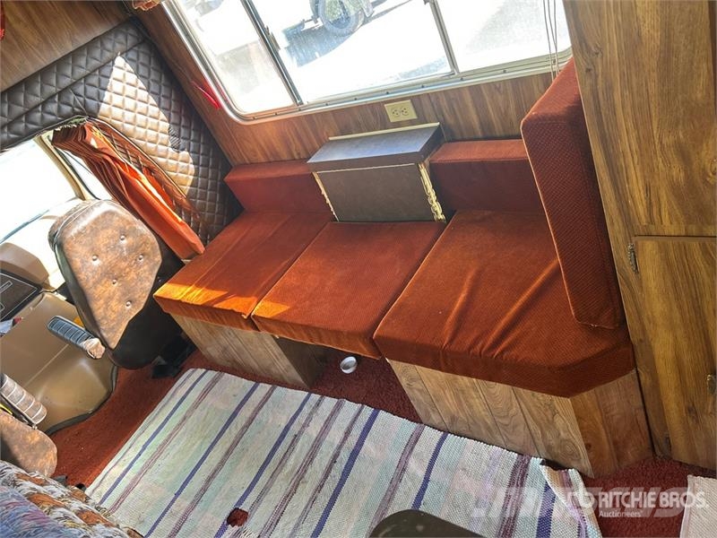 Ford Travelaire Motor Home المنازل المتنقلة والكرافانات