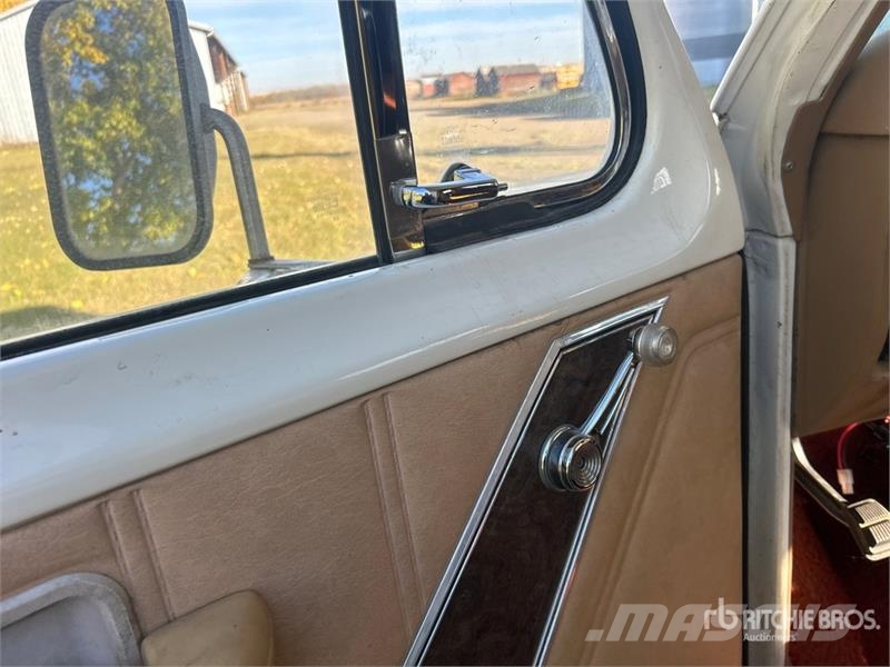 Ford Travelaire Motor Home المنازل المتنقلة والكرافانات
