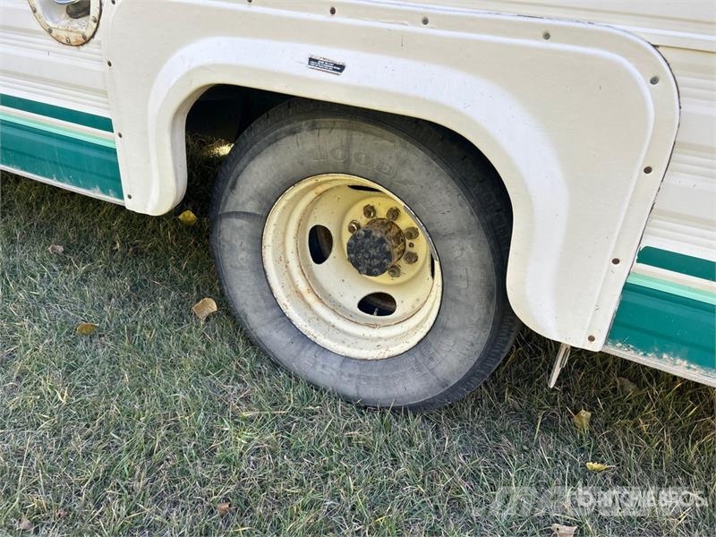 Ford Travelaire Motor Home المنازل المتنقلة والكرافانات