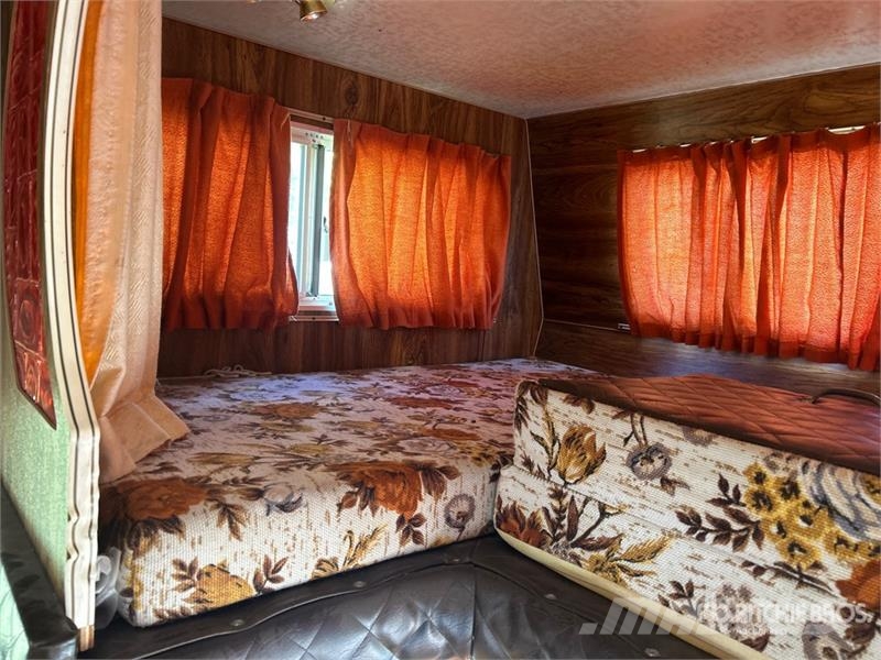 Ford Travelaire Motor Home المنازل المتنقلة والكرافانات