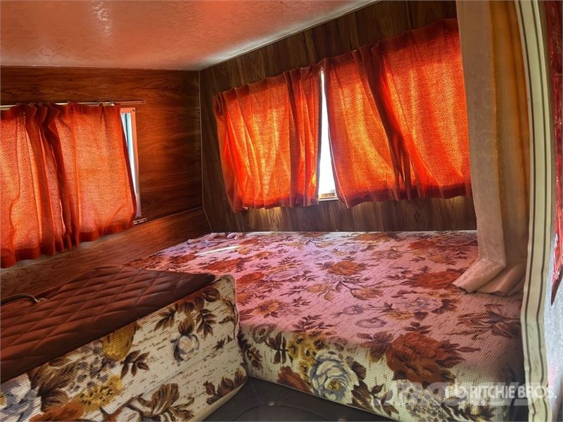 Ford Travelaire Motor Home المنازل المتنقلة والكرافانات