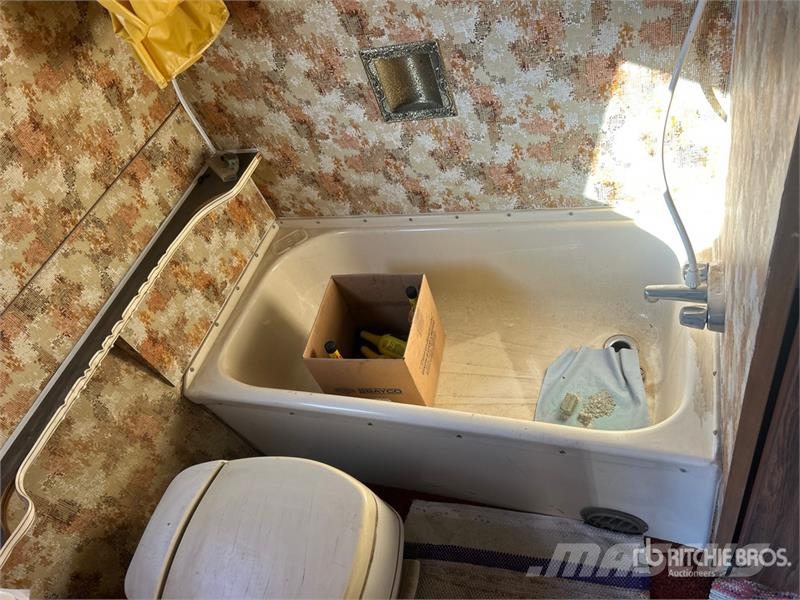Ford Travelaire Motor Home المنازل المتنقلة والكرافانات