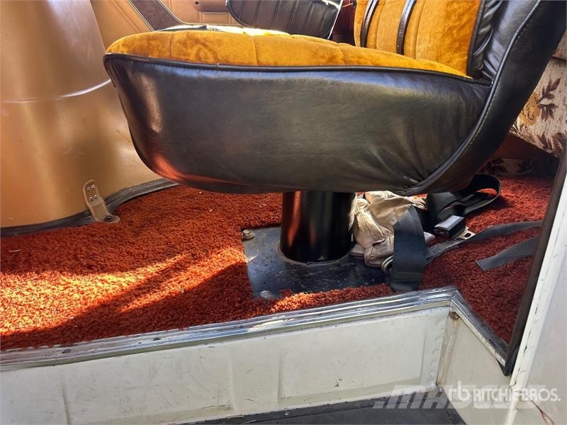 Ford Travelaire Motor Home المنازل المتنقلة والكرافانات
