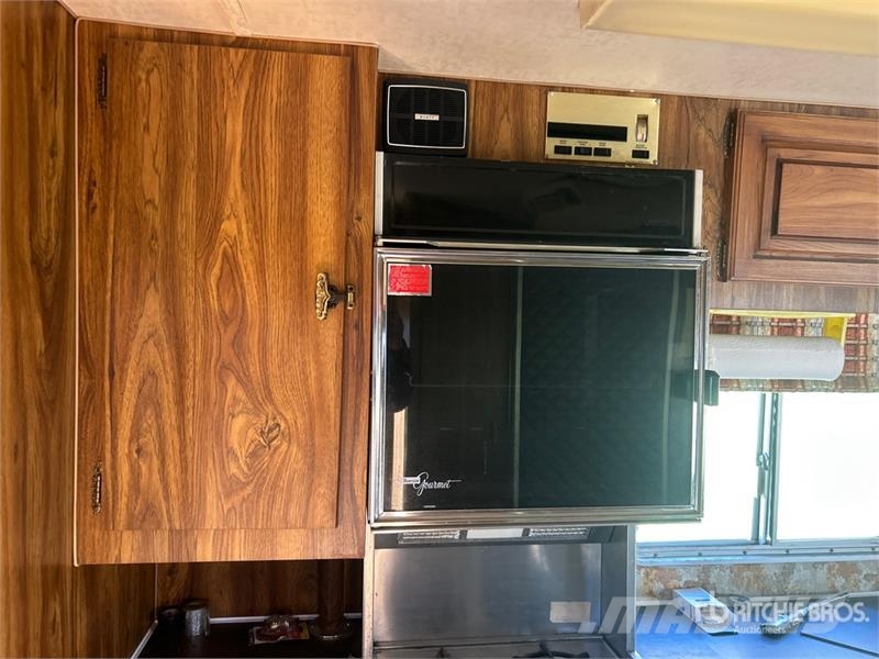 Ford Travelaire Motor Home المنازل المتنقلة والكرافانات