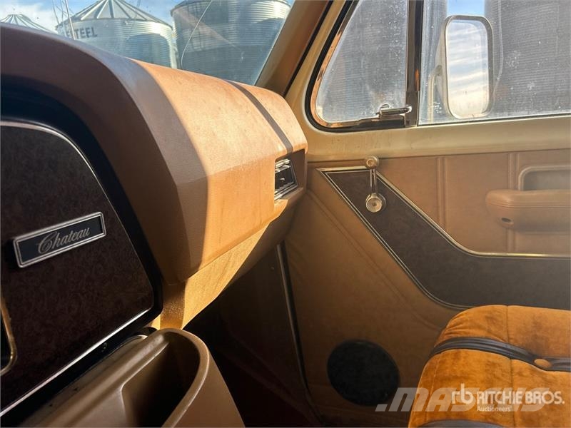 Ford Travelaire Motor Home المنازل المتنقلة والكرافانات
