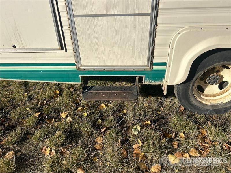 Ford Travelaire Motor Home المنازل المتنقلة والكرافانات