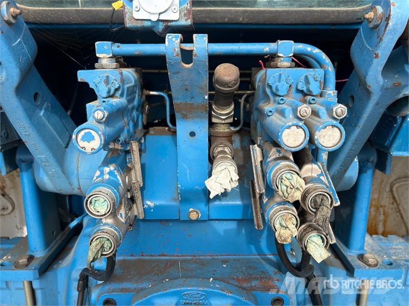 Ford TW-15 4WD Tractor Трактора
