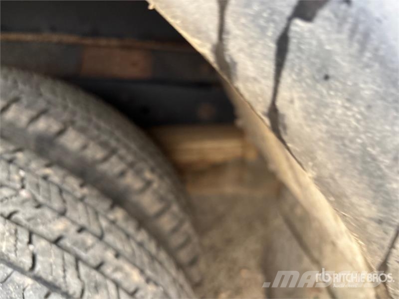 Ford Utilimaster 4x2 Step Van Dobozos