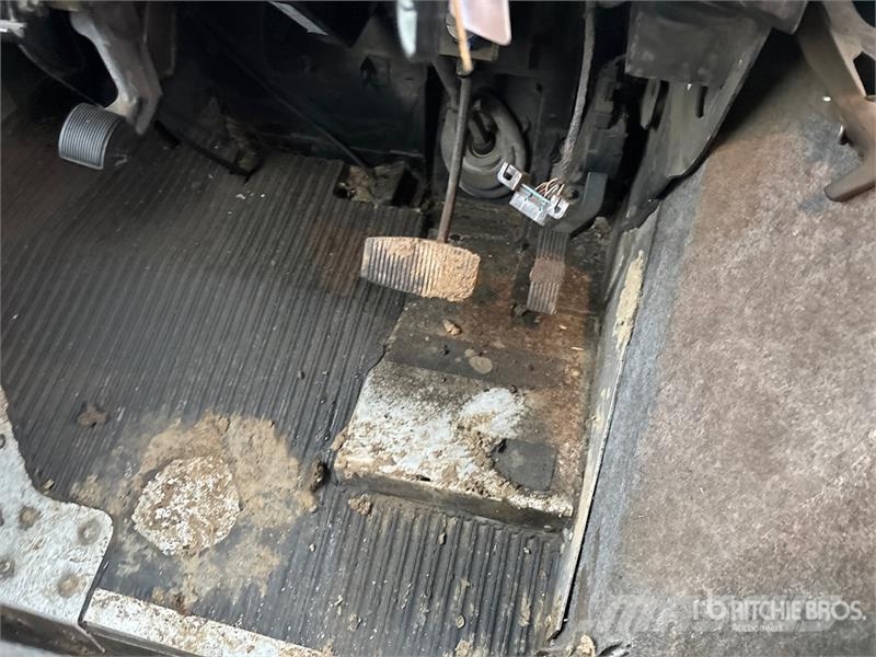 Ford Utilimaster 4x2 Step Van Dobozos