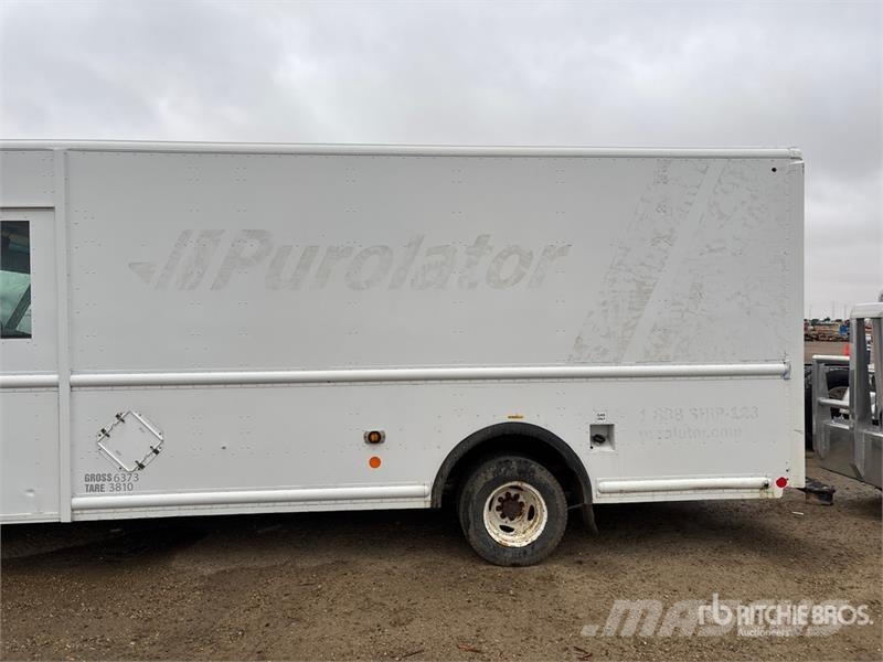 Ford Utilimaster 4x2 Step Van Dobozos