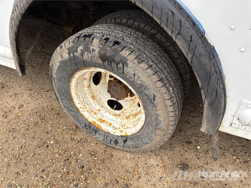 Ford Utilimaster 4x2 Step Van Dobozos