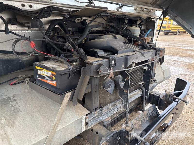 Ford Utilimaster 4x2 Step Van Dobozos