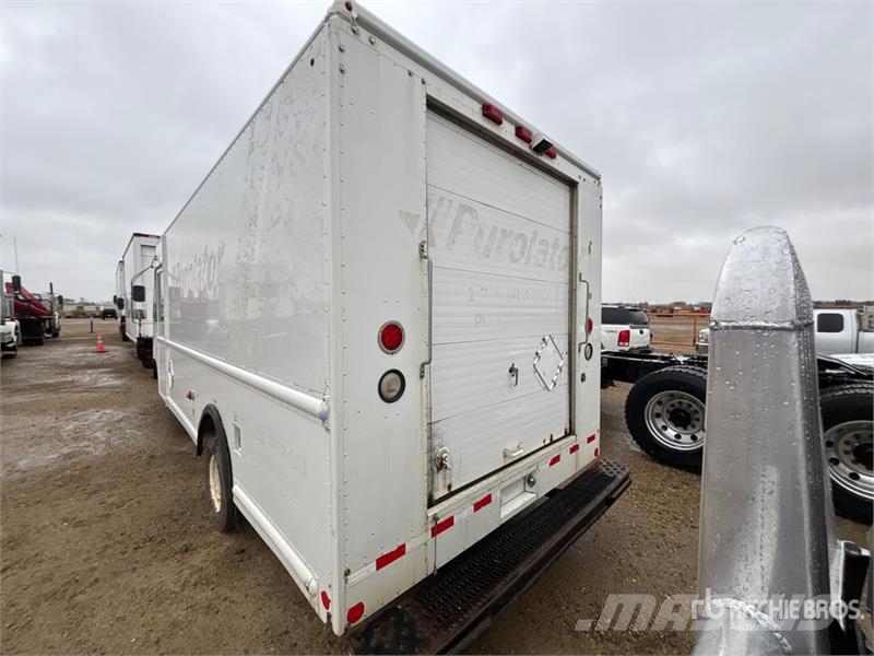 Ford Utilimaster 4x2 Step Van Dobozos