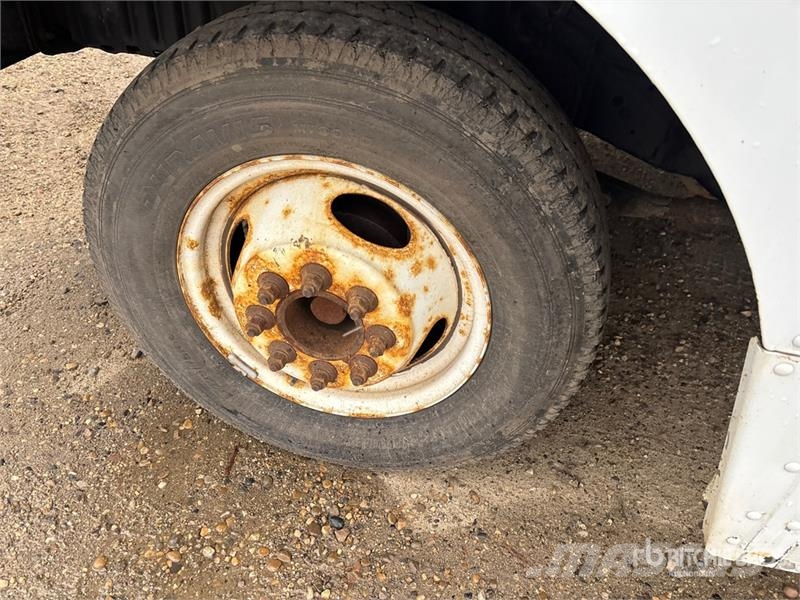 Ford Utilimaster 4x2 Step Van Dobozos