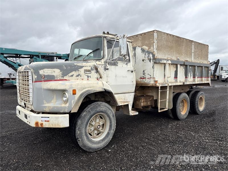 Ford Y800 6x4 T/A Dump Truck Savivarčių priekabų vilkikai