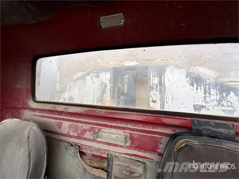 Ford Y800 6x4 T/A Dump Truck Savivarčių priekabų vilkikai