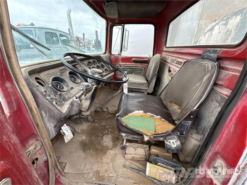Ford Y800 6x4 T/A Dump Truck Savivarčių priekabų vilkikai