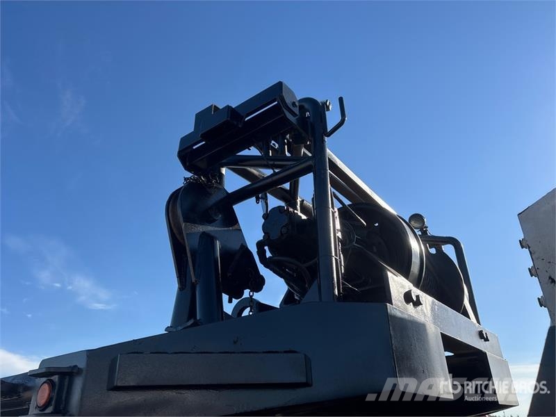 Foremost Commander 6x6 Bed Truck Camiones plataforma