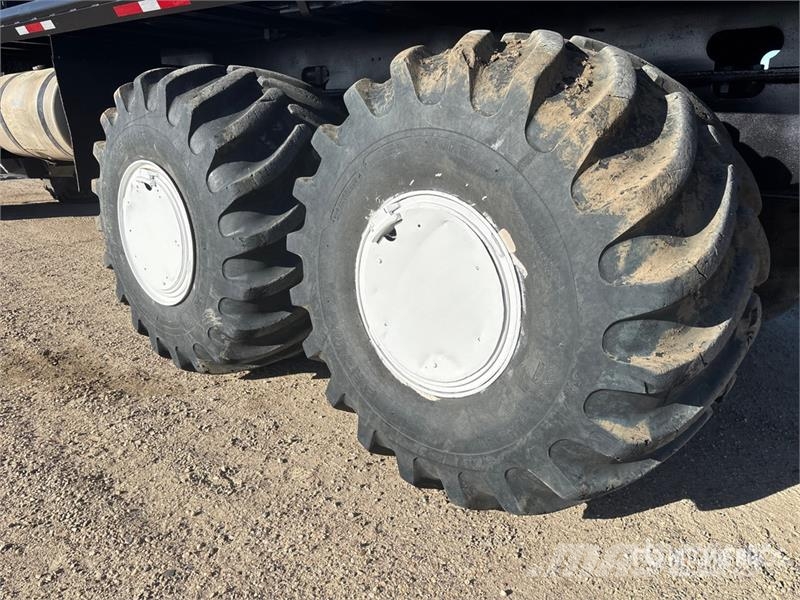Foremost Commander 6x6 Bed Truck Camiones plataforma