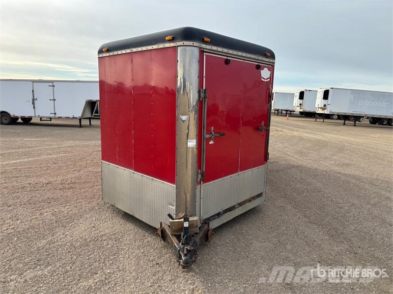 Forest River 20 ft T/A Drive In & Out Snowmobile Enclosed Trail Kapali kasa treylerler
