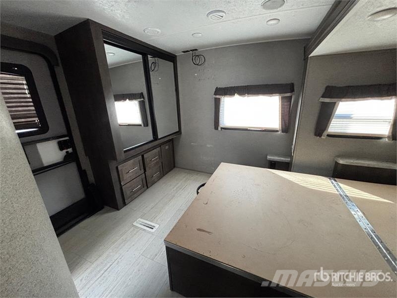 Forest River 2608BS 26 ft T/A Travel Trailer Další přívěsy