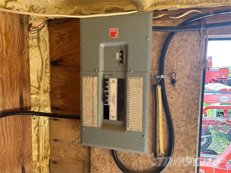 Forest River Inc 20 ft T/A Spray Foam Insulation Unit Enclosed Umpikoriperävaunut
